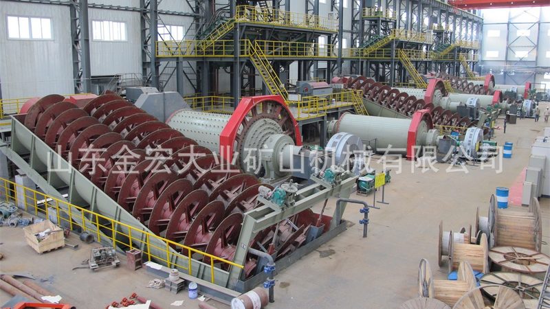 挖掘机液压油更换周期：关键因素与实际操作